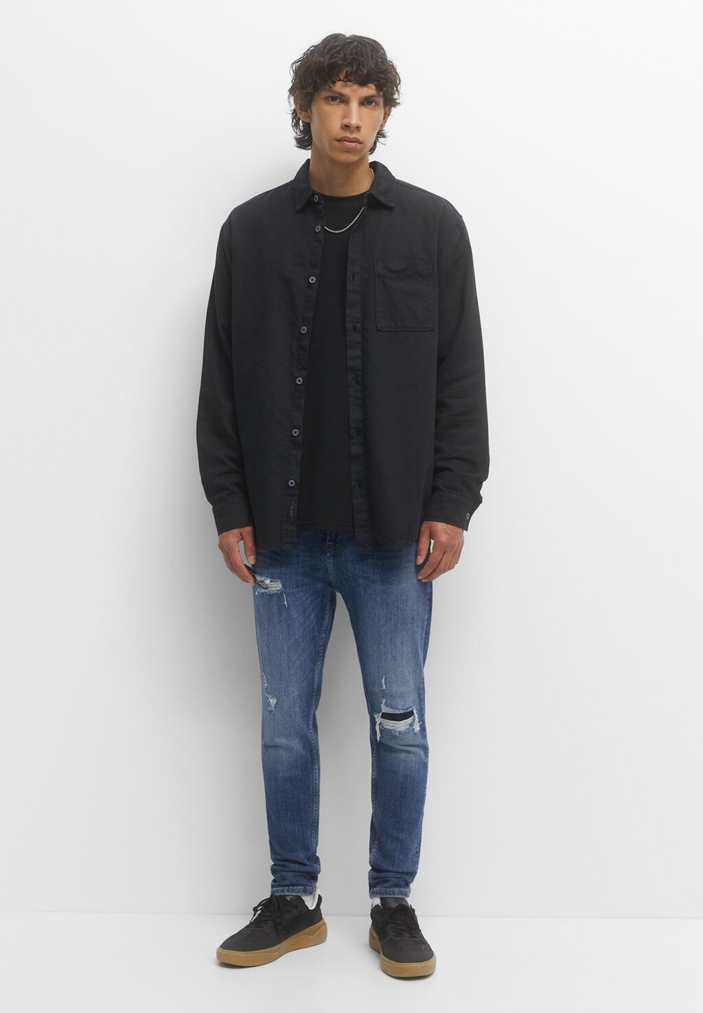

Джинсы облегающего кроя PULL&BEAR