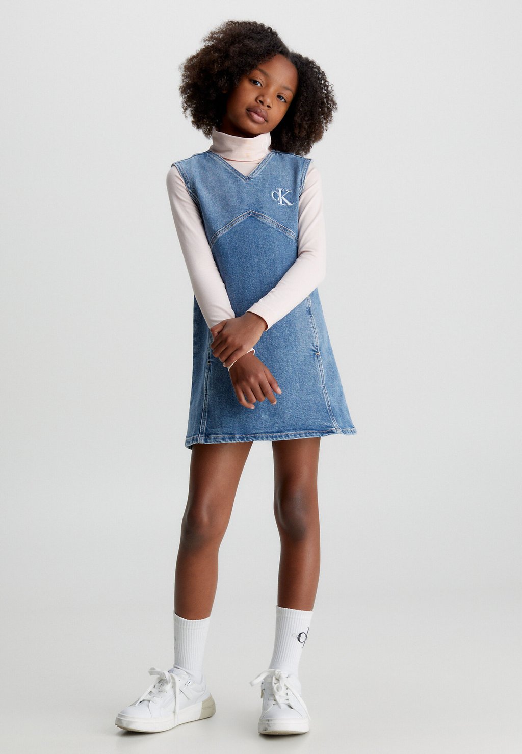 

Платье джинсовое PINAFORE SMOKEY Calvin Klein Jeans, цвет smokey blue grey