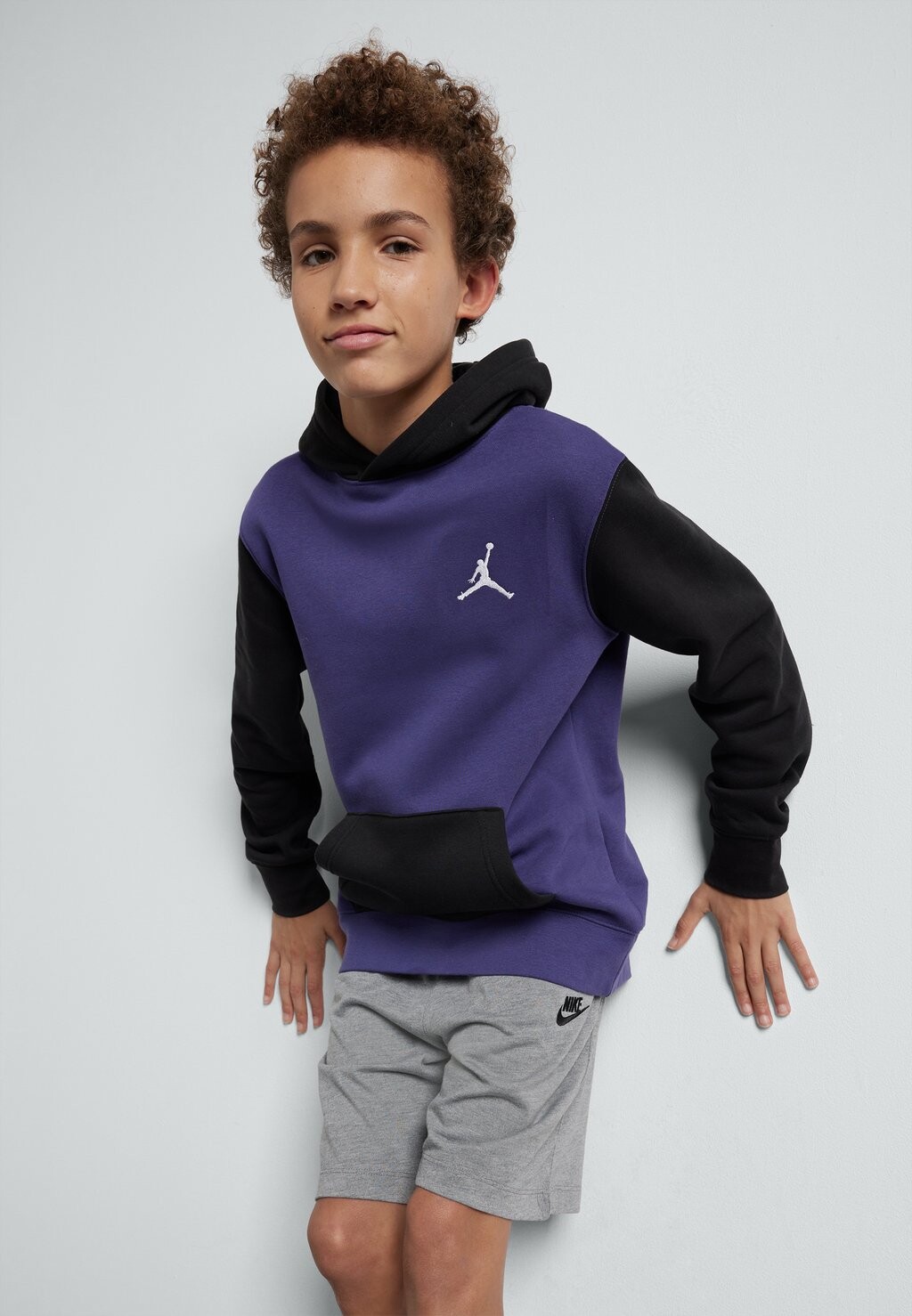 

Толстовка ESSENTIALS HOODIE UNISEX Jordan, цвет purple