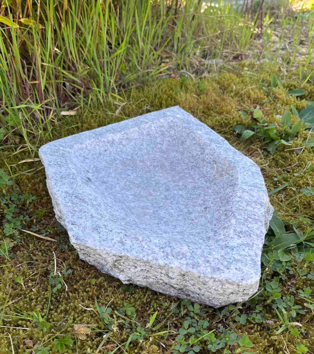 

Птичья ванна, птичья ванна, украшение для сада из гранитного камня, зелья от насекомых, бассейн для воды из натурального камня, украшение для садового каменного корыта, ванна для воды, ванна для насекомых