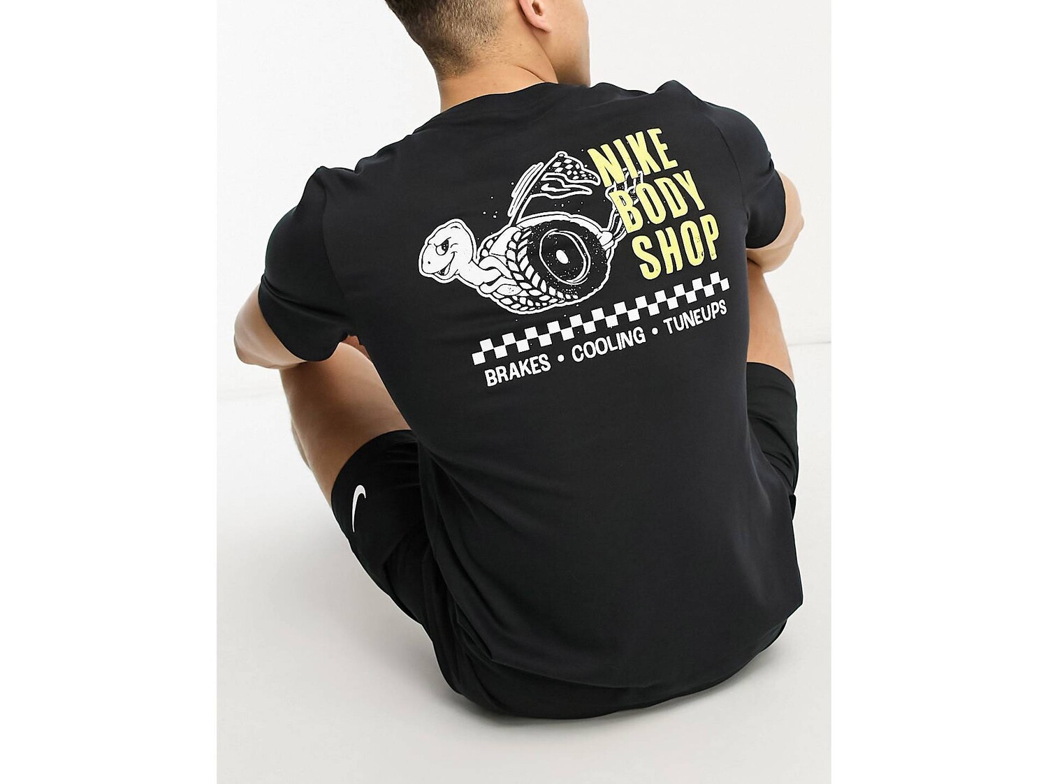 

Черная футболка с принтом на спине Nike Training Body Shop, Черный