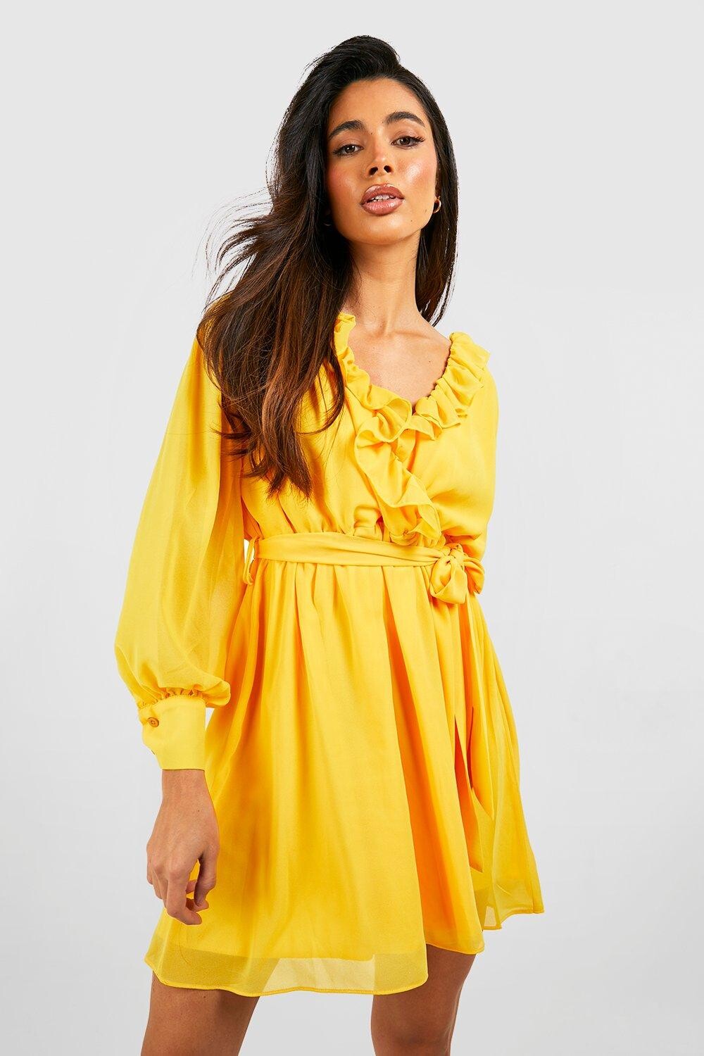 

Платье с поясом Boohoo, желтый