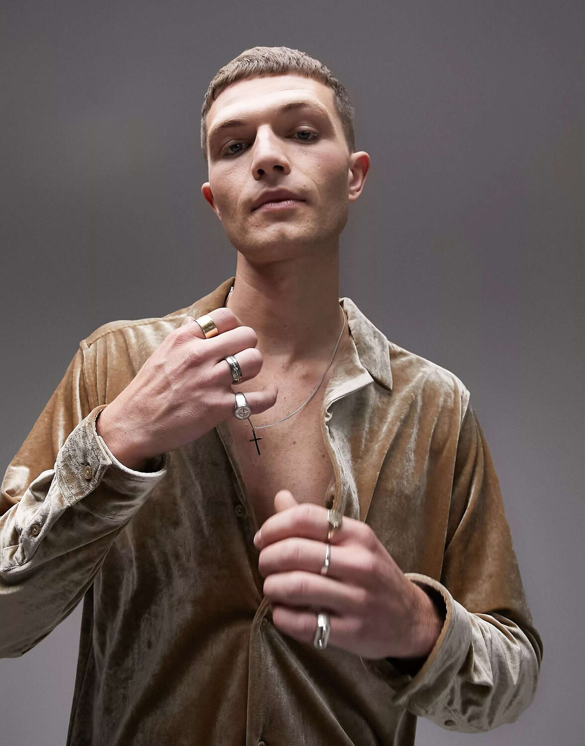 

Бархатная рубашка с длинными рукавами Topman цвета шампань