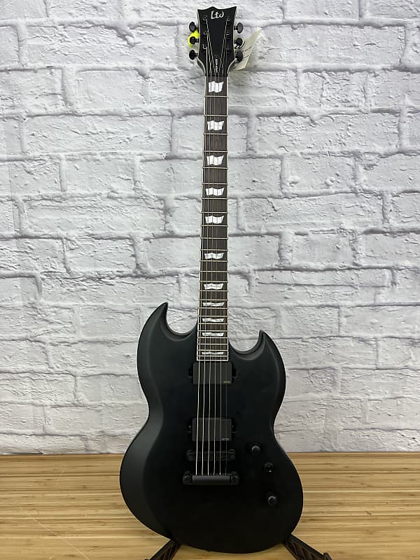 

Электрогитара ESP LTD Viper-400 Baritone 2019 - Present - Black Satin