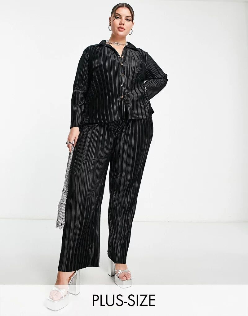 

Черная приталенная плиссированная рубашка Urban Threads Plus