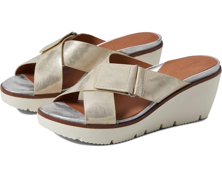 

Туфли Gentle Souls by Kenneth Cole Lavern Wedge Mule, цвет Ice/Silver