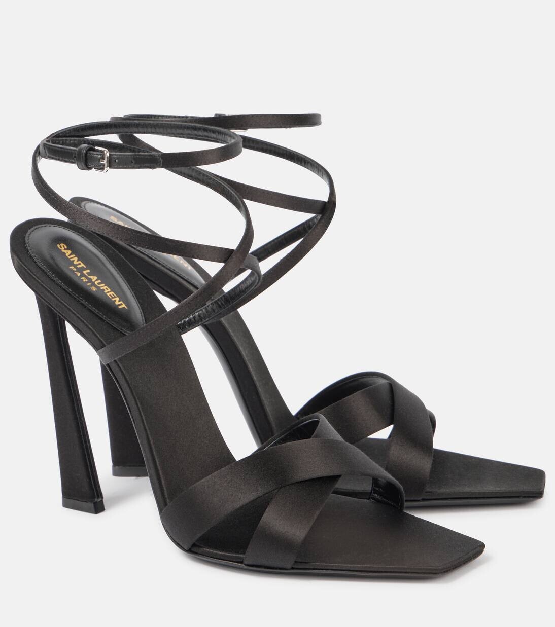 

Босоножки Corinne 110 из атласного крепа Saint Laurent, черный