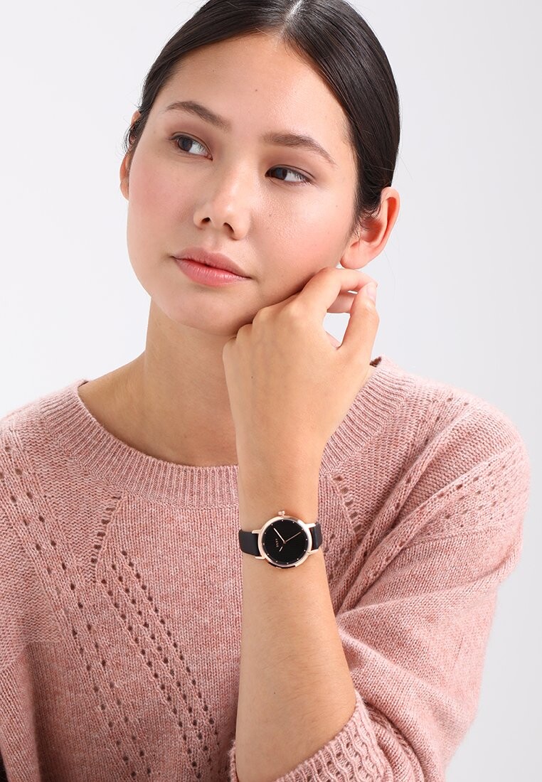 

Часы DKNY