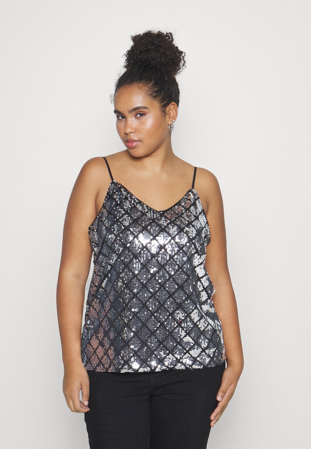 

Топ Onccamilla Strap Singlet Singlet ONLY Curve, цвет black/silver