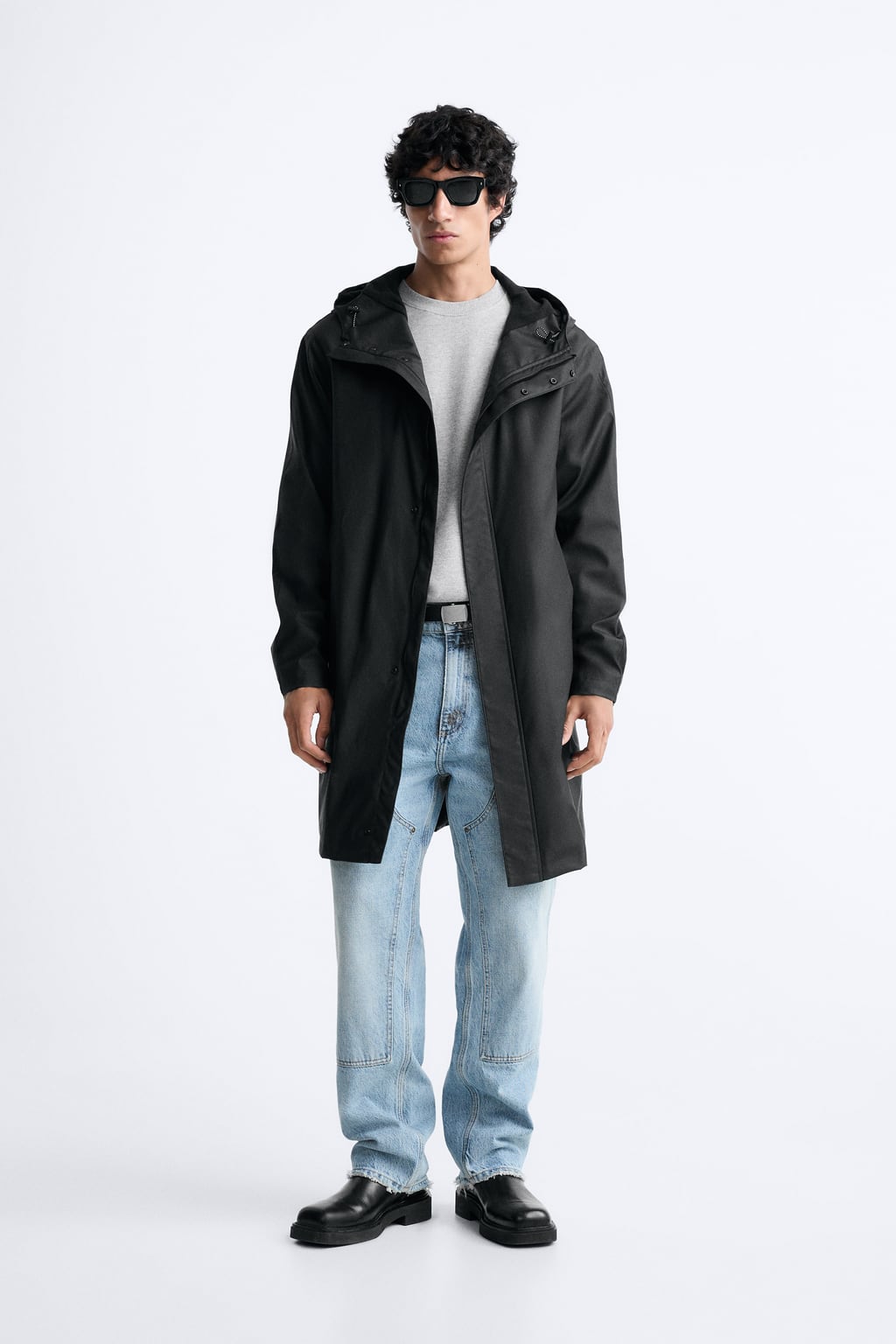 

Прорезиненная парка с капюшоном ZARA, черный