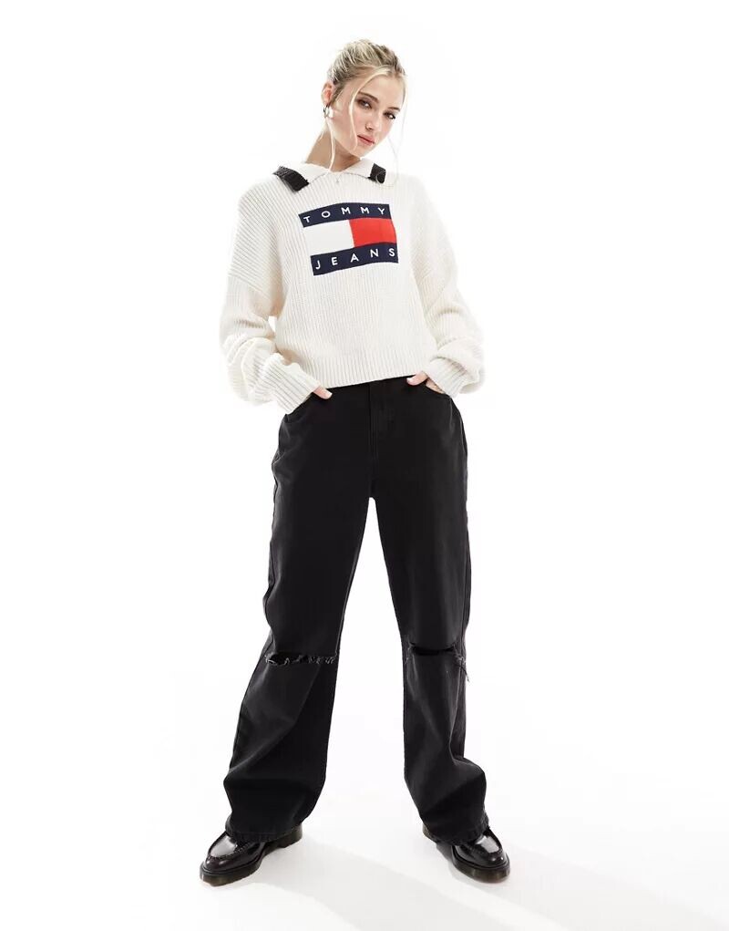 

Белый свитер с воротником и логотипом Tommy Jeans