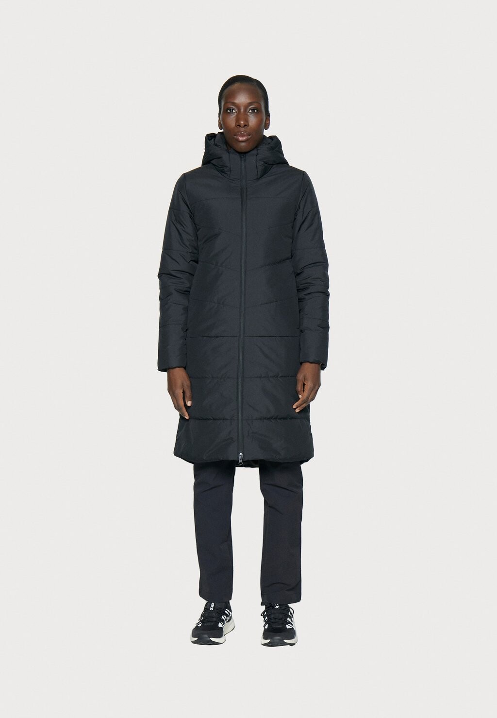 

Зимнее пальто Jack Wolfskin, черный