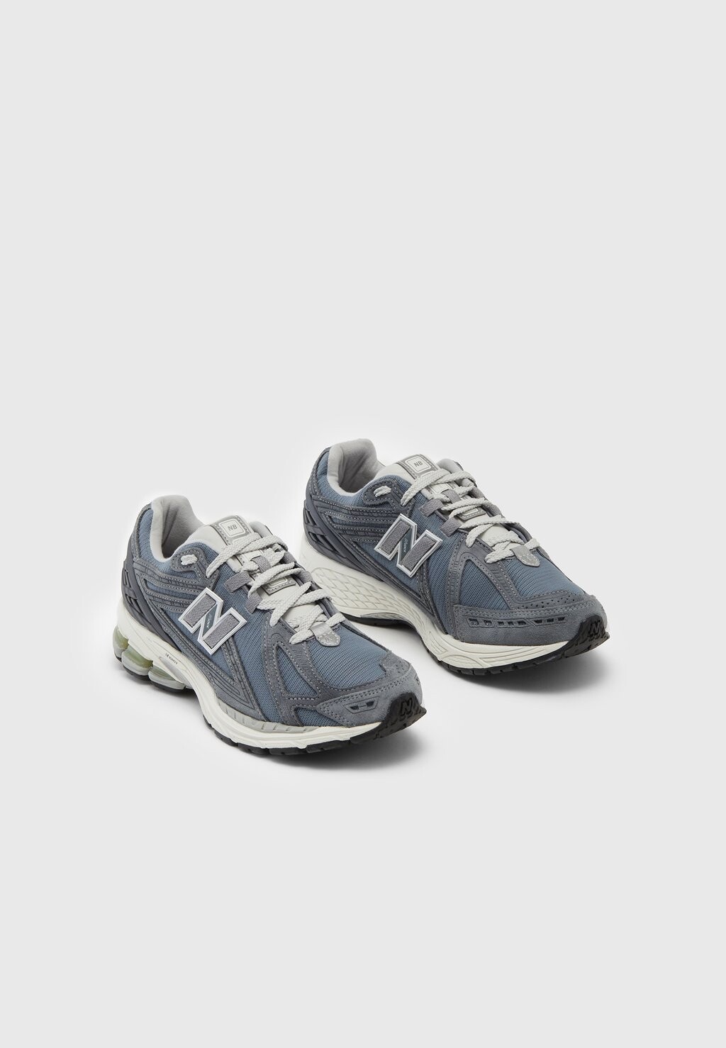 

Кроссовки New Balance, темно-серый