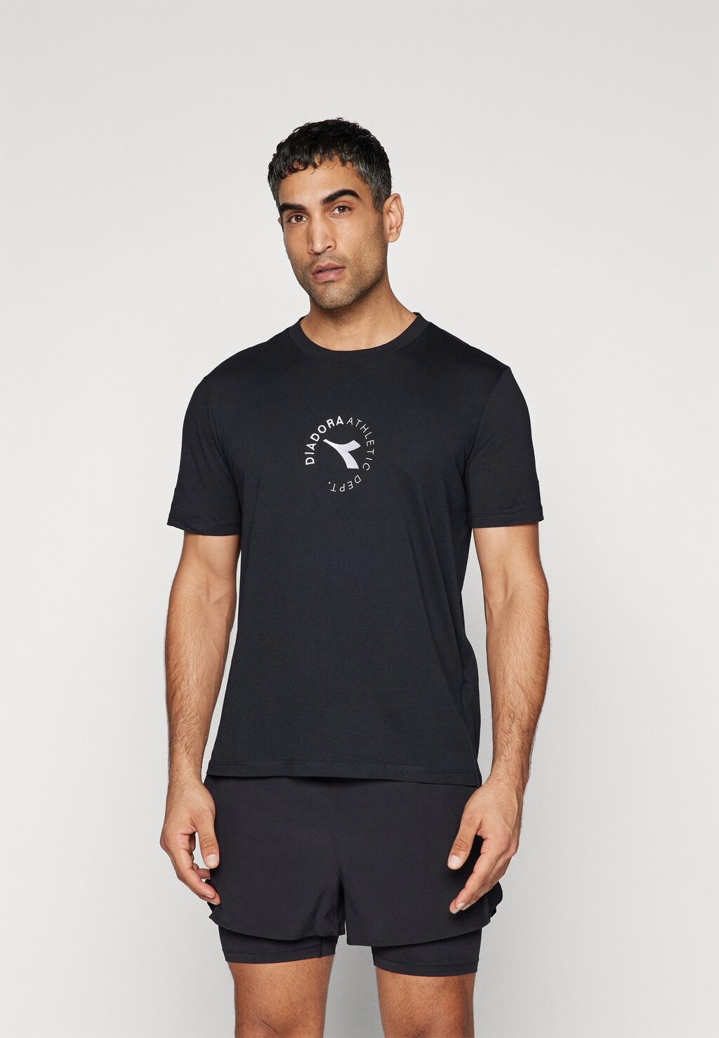 

Футболка с принтом ESSENTIAL SPORT Diadora, цвет black