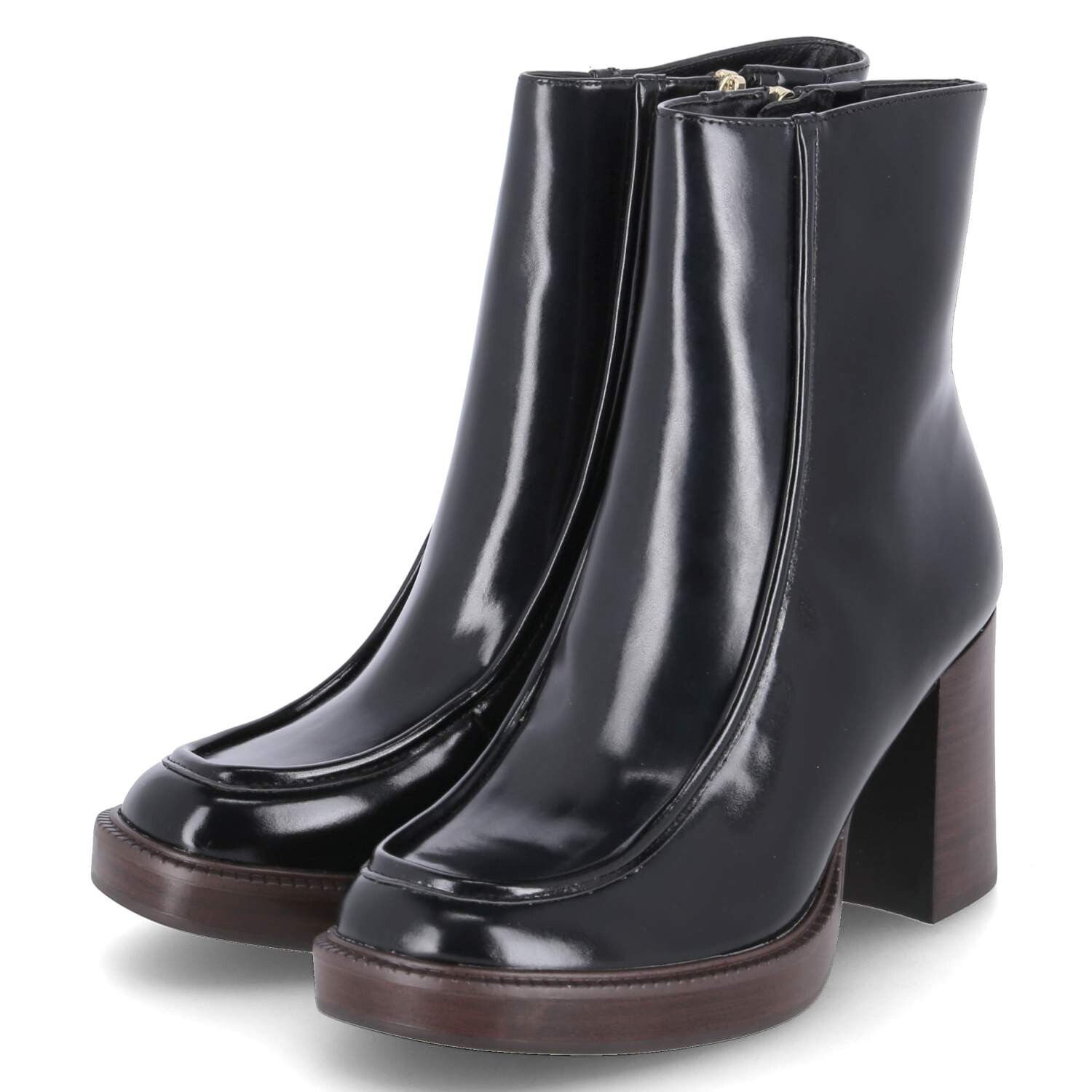 

Ботинки Tamaris Stiefeletten, черный