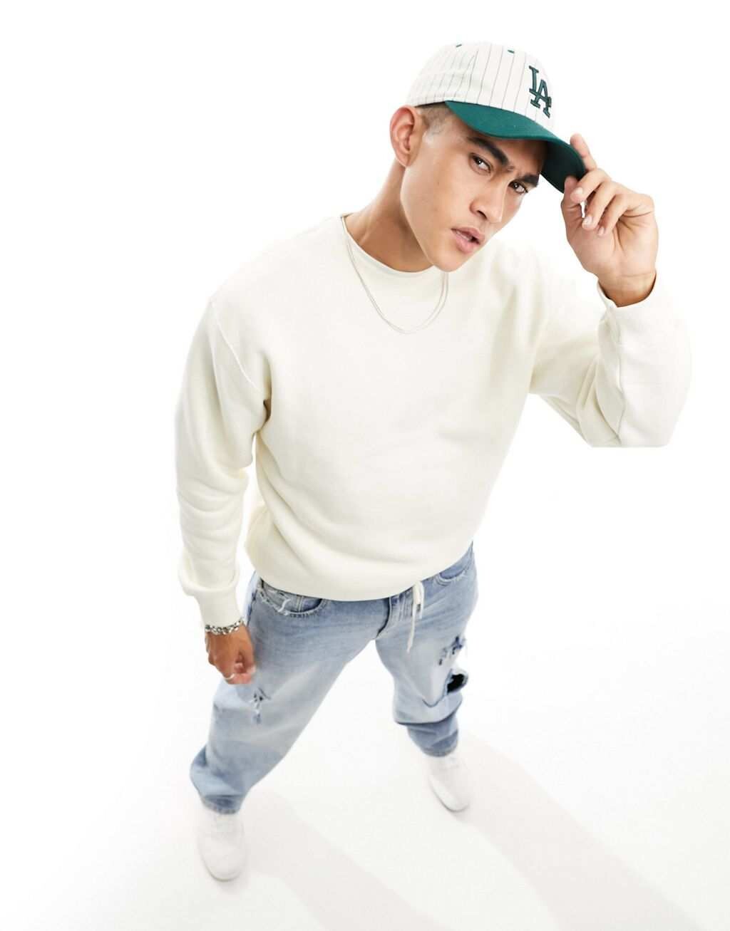 

Белый свитшот Pull&Bear