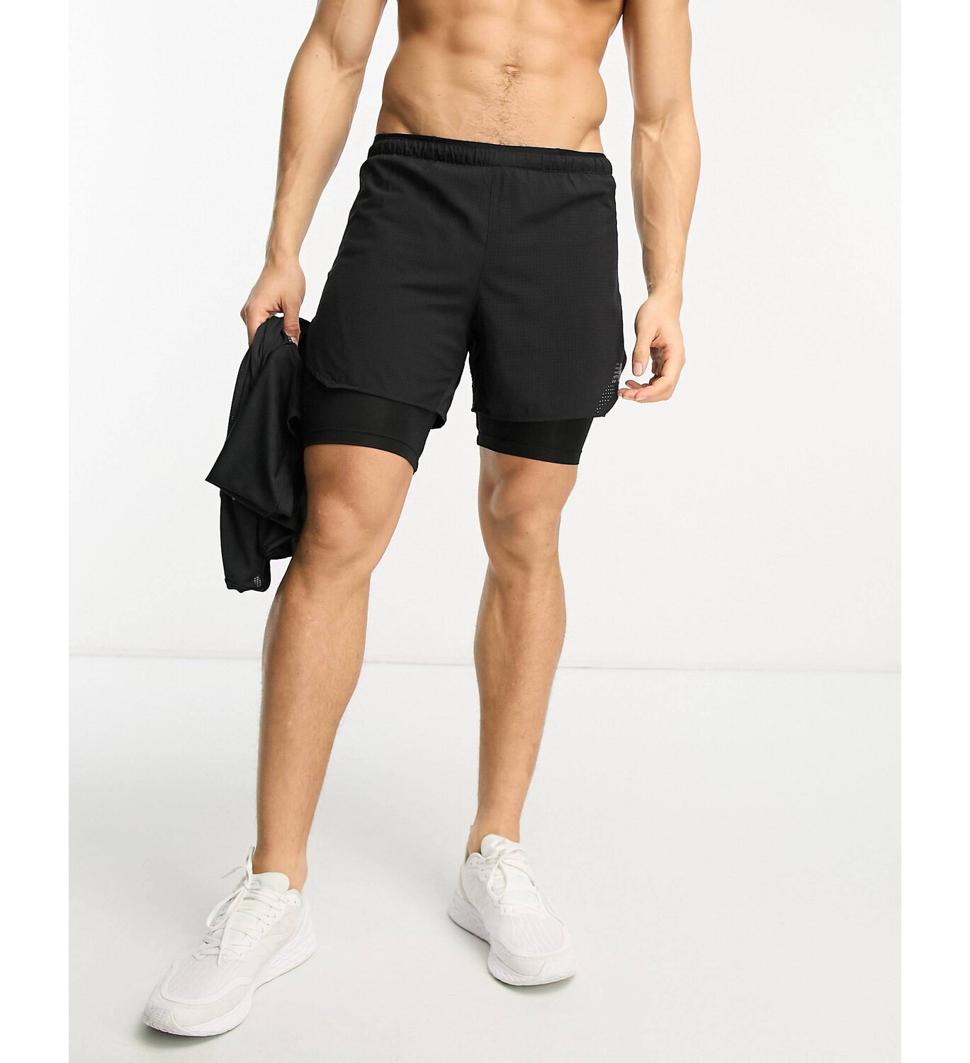 

New Balance Q Speed ​​5 Inch 2 in 1 Short в черном цвете