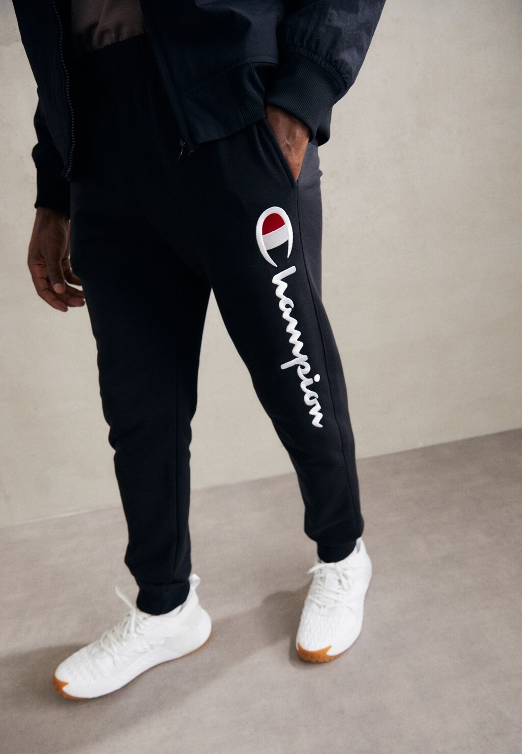 

Спортивные брюки Icons Cuff Pants Large Logo Champion, черный