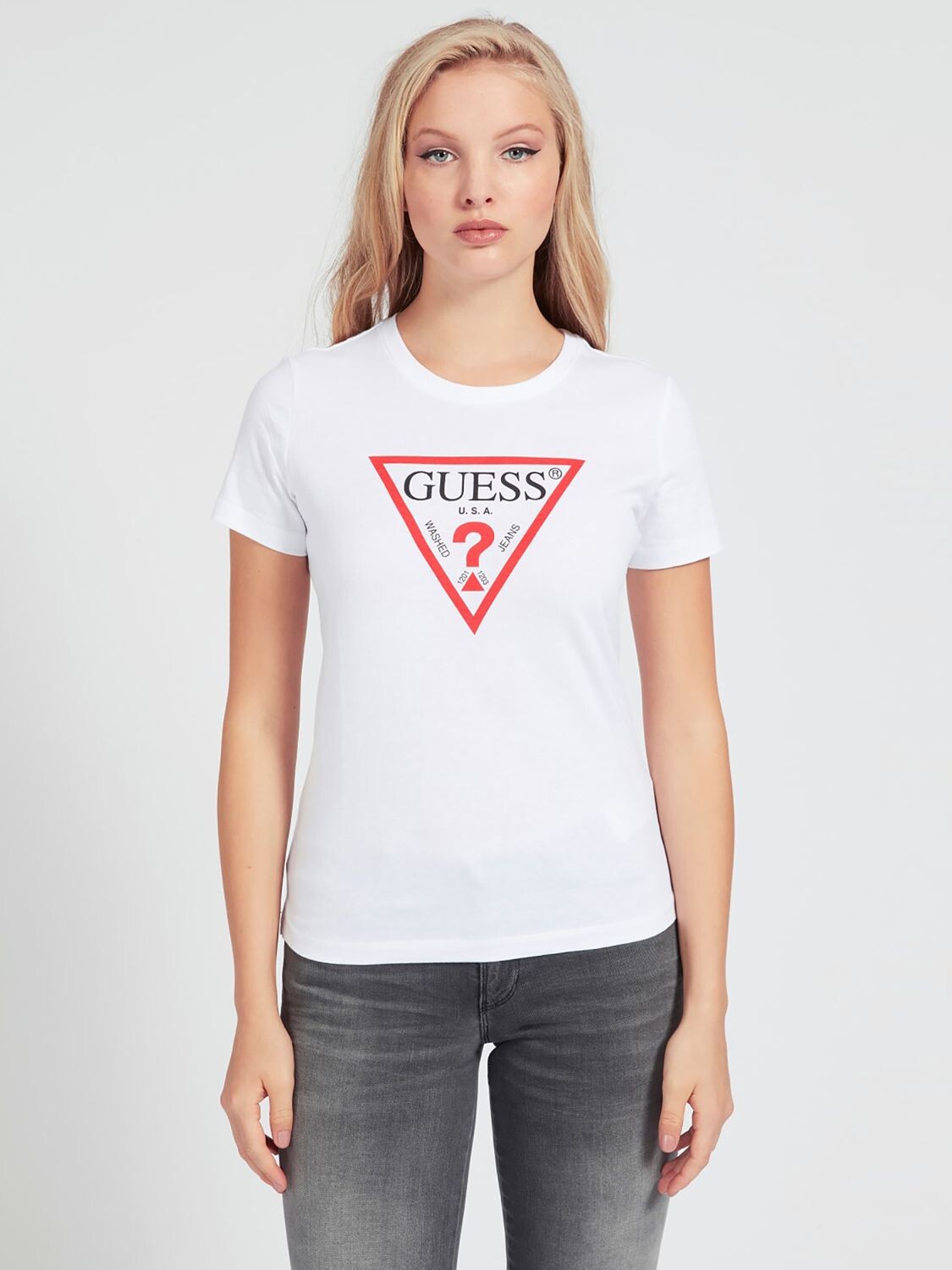 

Футболка с оригинальным логотипом GUESS, чисто белый