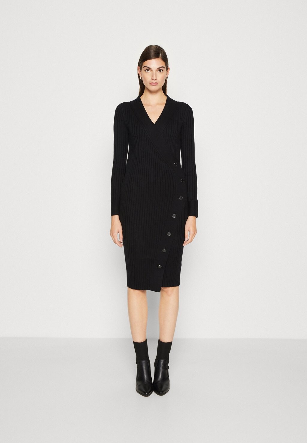 

Платье-футляр Guess CECILE BODYCON, цвет jet black