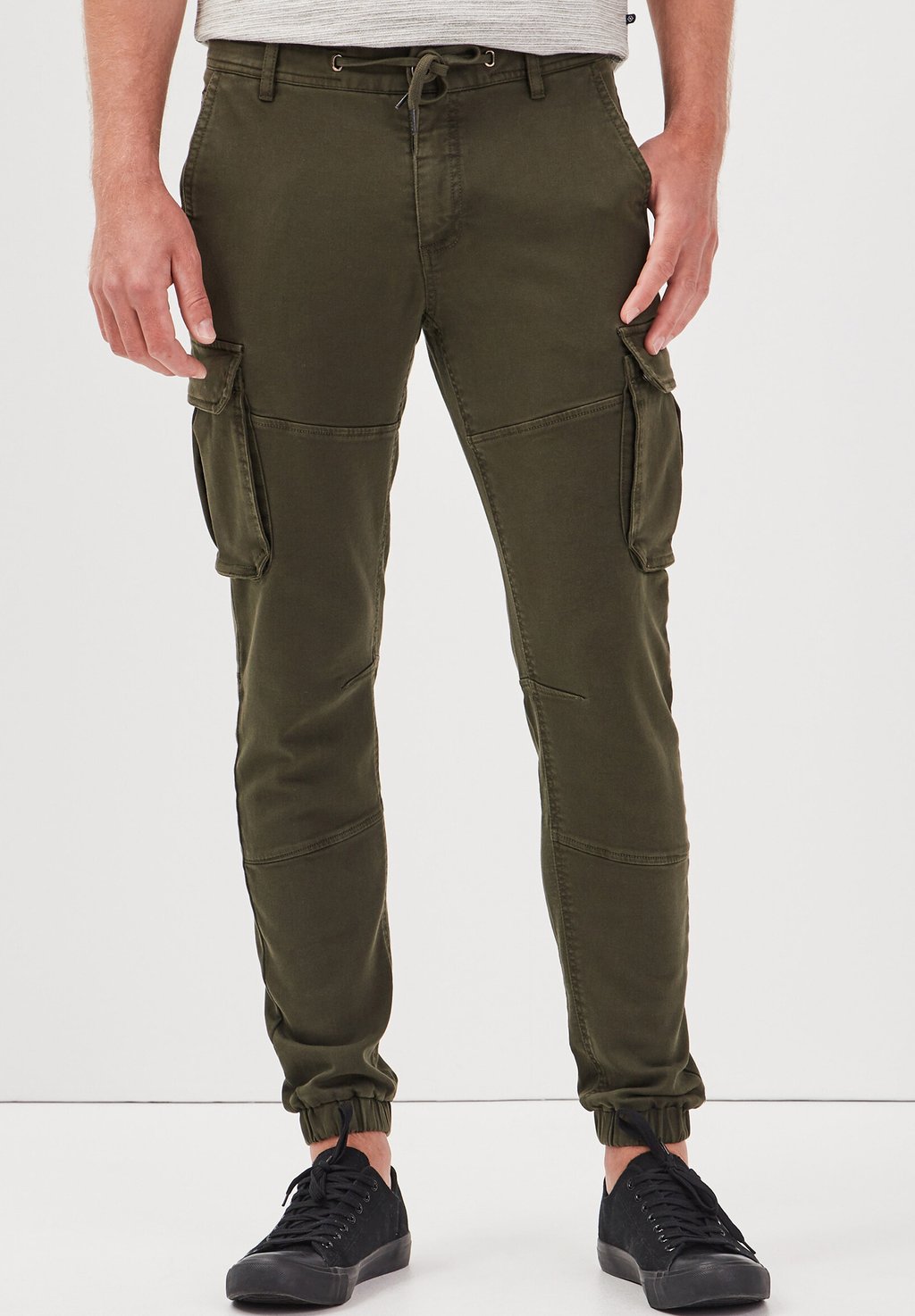 Брюки-карго MIT TUNNELZUG IN DER TAILLE BONOBO Jeans, цвет vert kaki джинсы прямые bonobo jeans цвет kaki