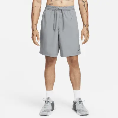

Шорты Nike Form, цвет Smoke Grey/Black