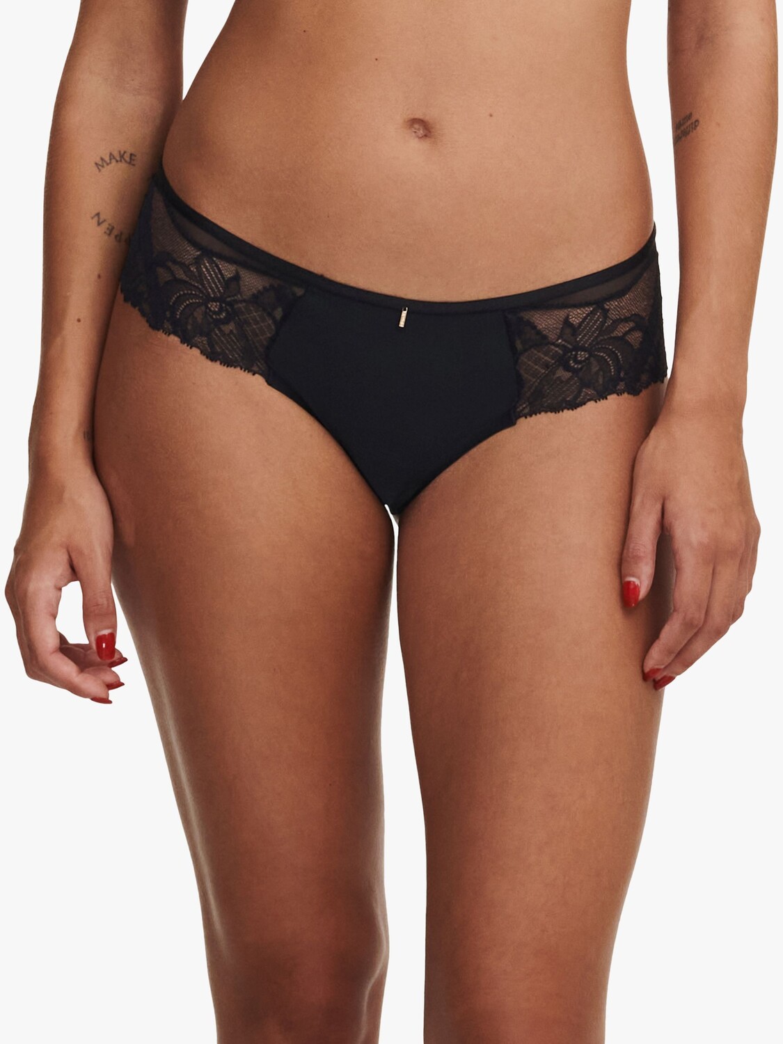 

Трусики Chantelle Orangerie Dream Shorty, черные