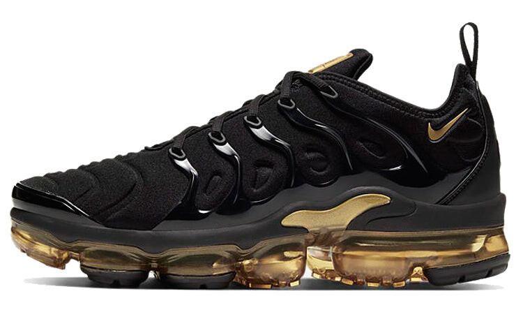 

Кроссовки Nike Air VaporMax Plus, черный / золотой
