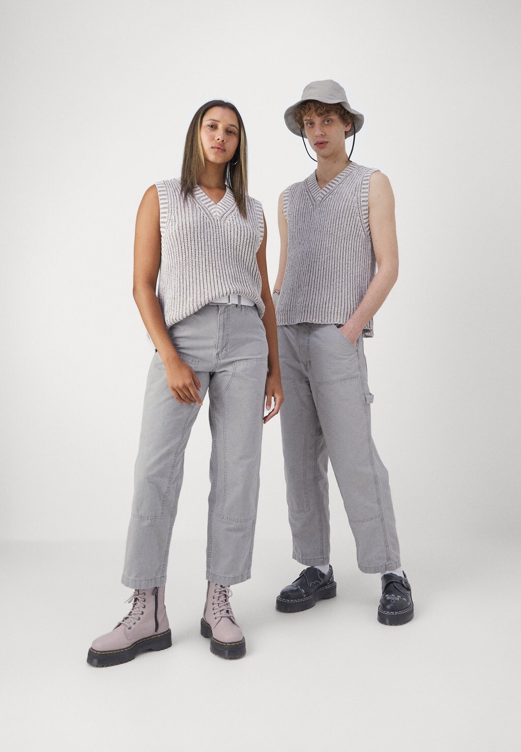 

Джинсы свободного кроя Carpenter Unisex BDG Urban Outfitters, серые