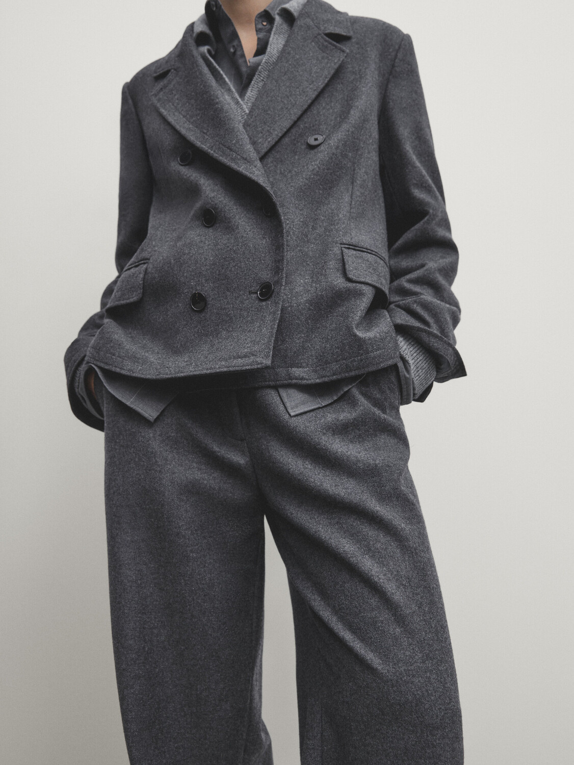 

Костюмные брюки прямого кроя из полушерсти Massimo Dutti, серый