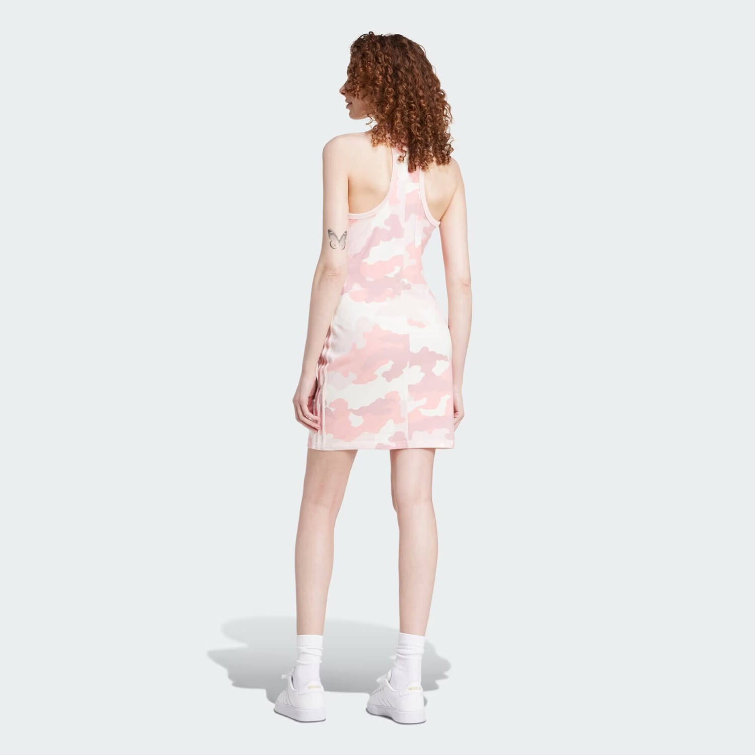 

Платье-майка Essentials с 3 полосками и камуфляжным принтом на спине-борцовке Adidas, цвет Sandy Pink