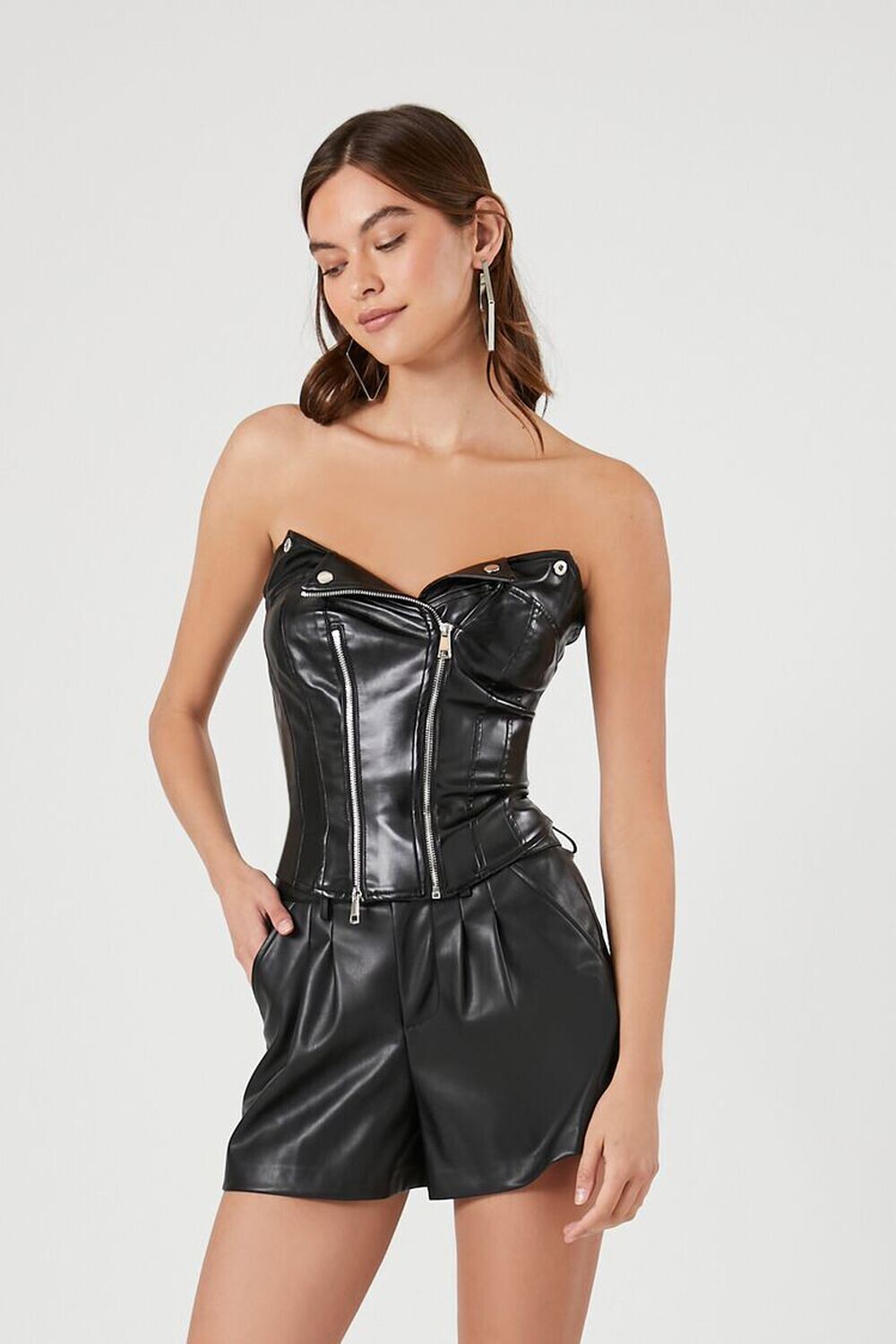 

Брюки из искусственной кожи Forever 21, черный