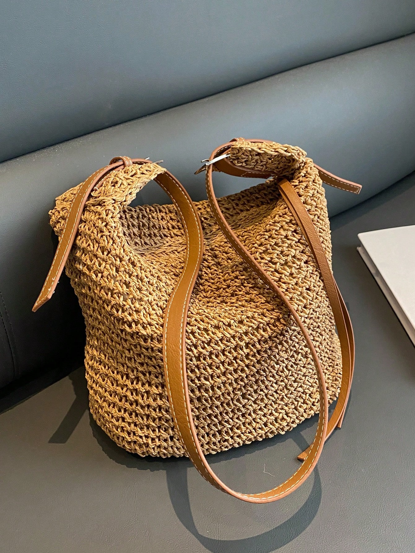 Коричневая соломенная сумка с регулируемым ремешком и застежкой-молнией, хаки