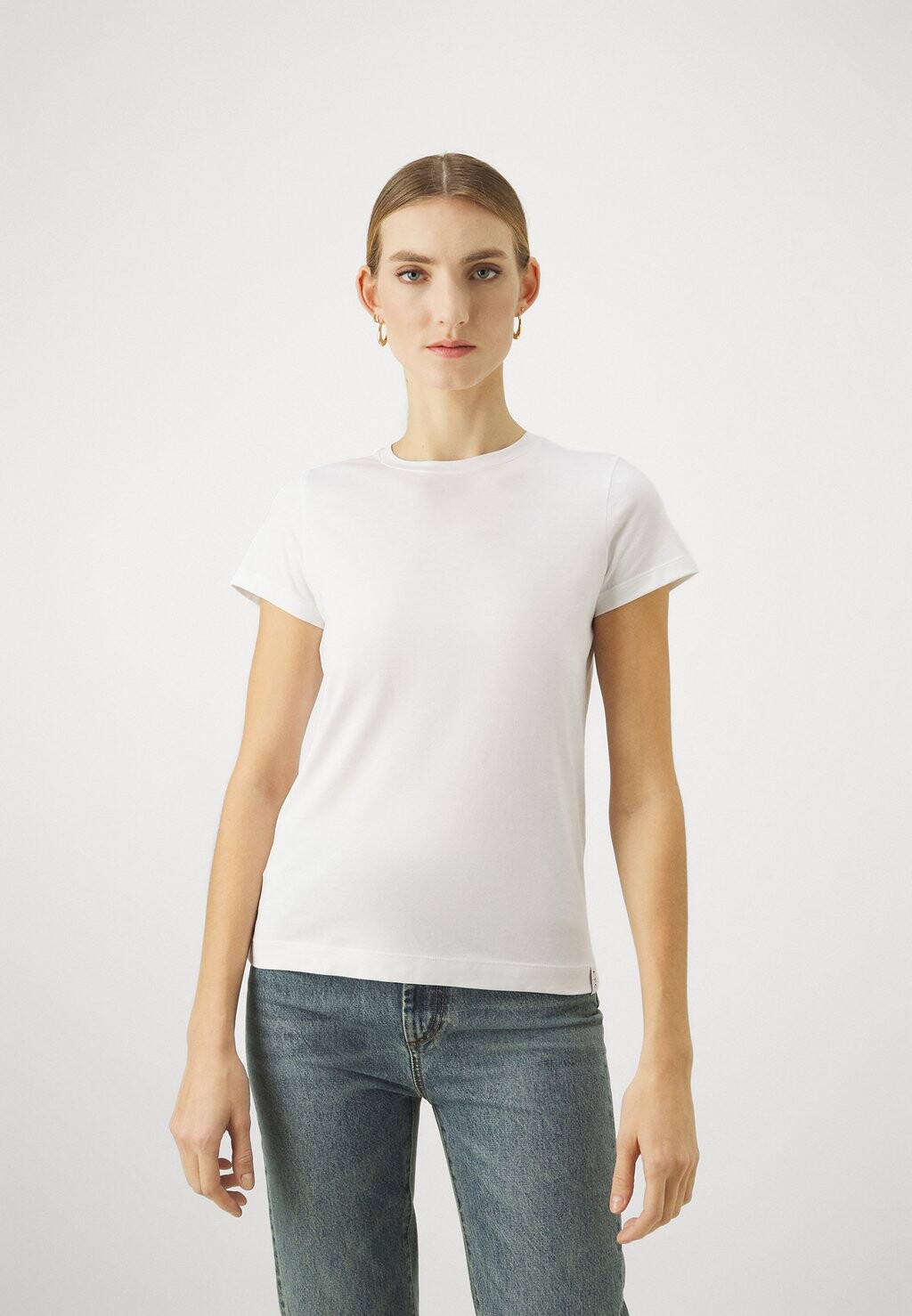 

Базовая футболка THE SLIM ROUND FTC Cashmere, белый