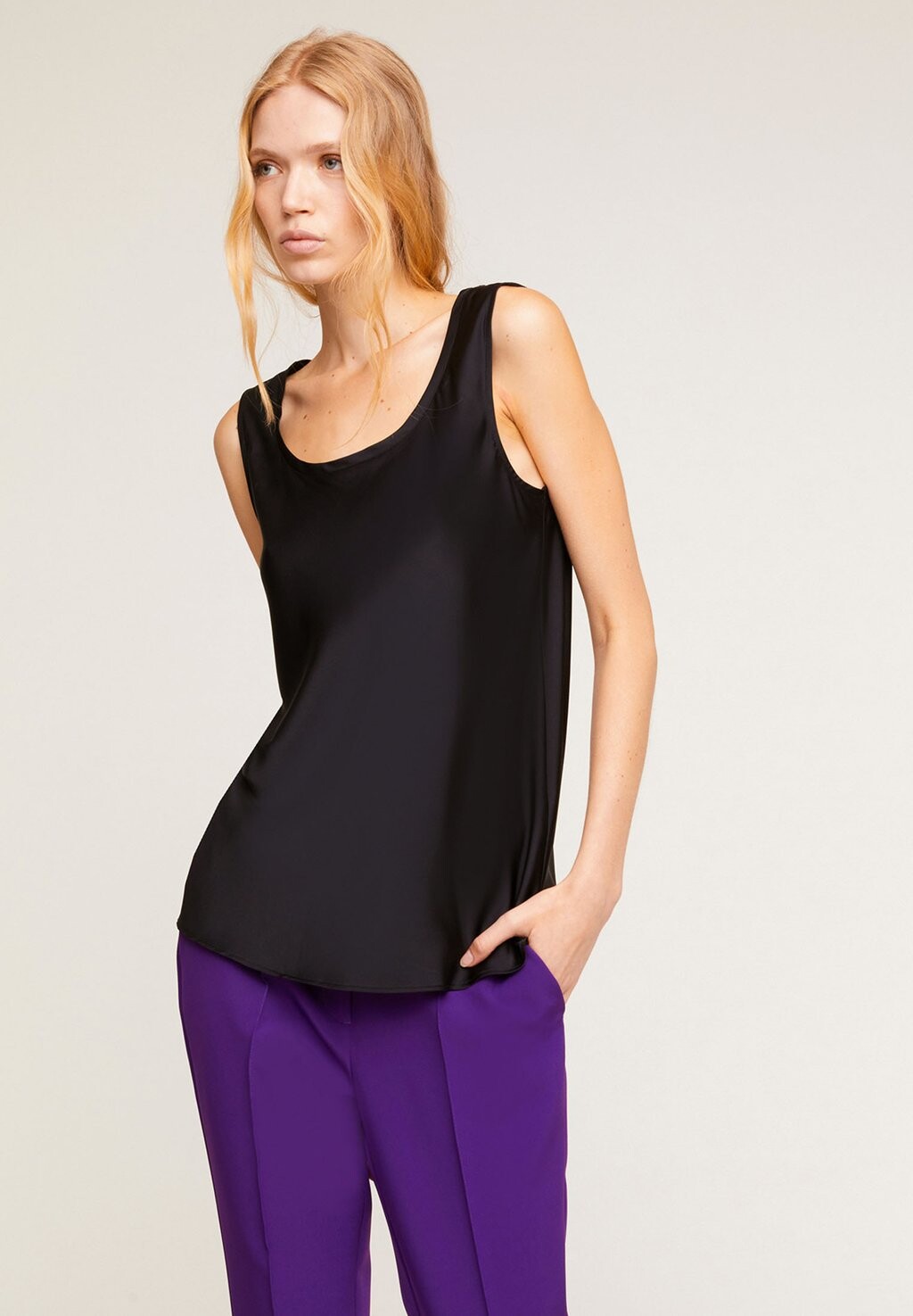 

Блузка Satin Basic Motivi, черный