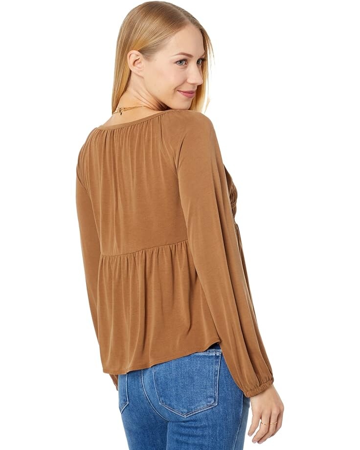 

Топ Lucky Brand Long Sleeve Smocked Sandwash Top, цвет Caramel Cafe