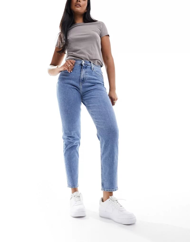Calvin Klein – джинсы Mom средней стирки