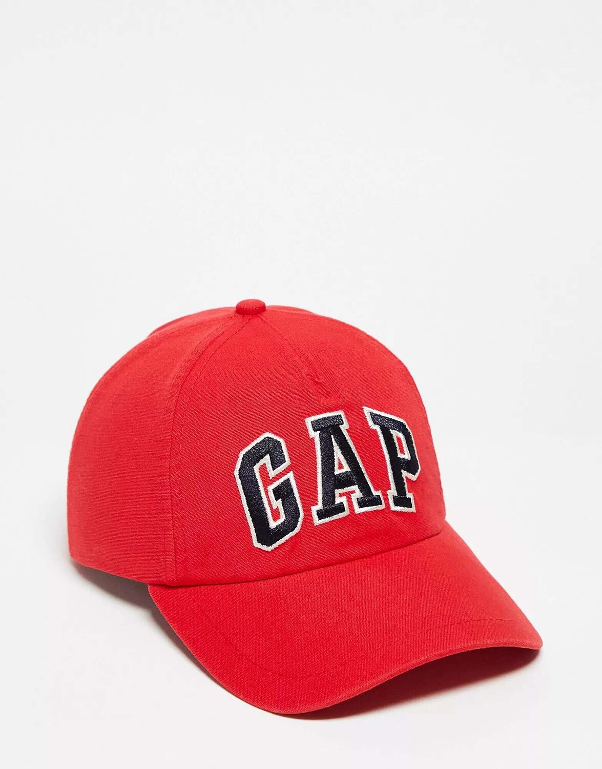 

Красная кепка с логотипом GAP Exclusive
