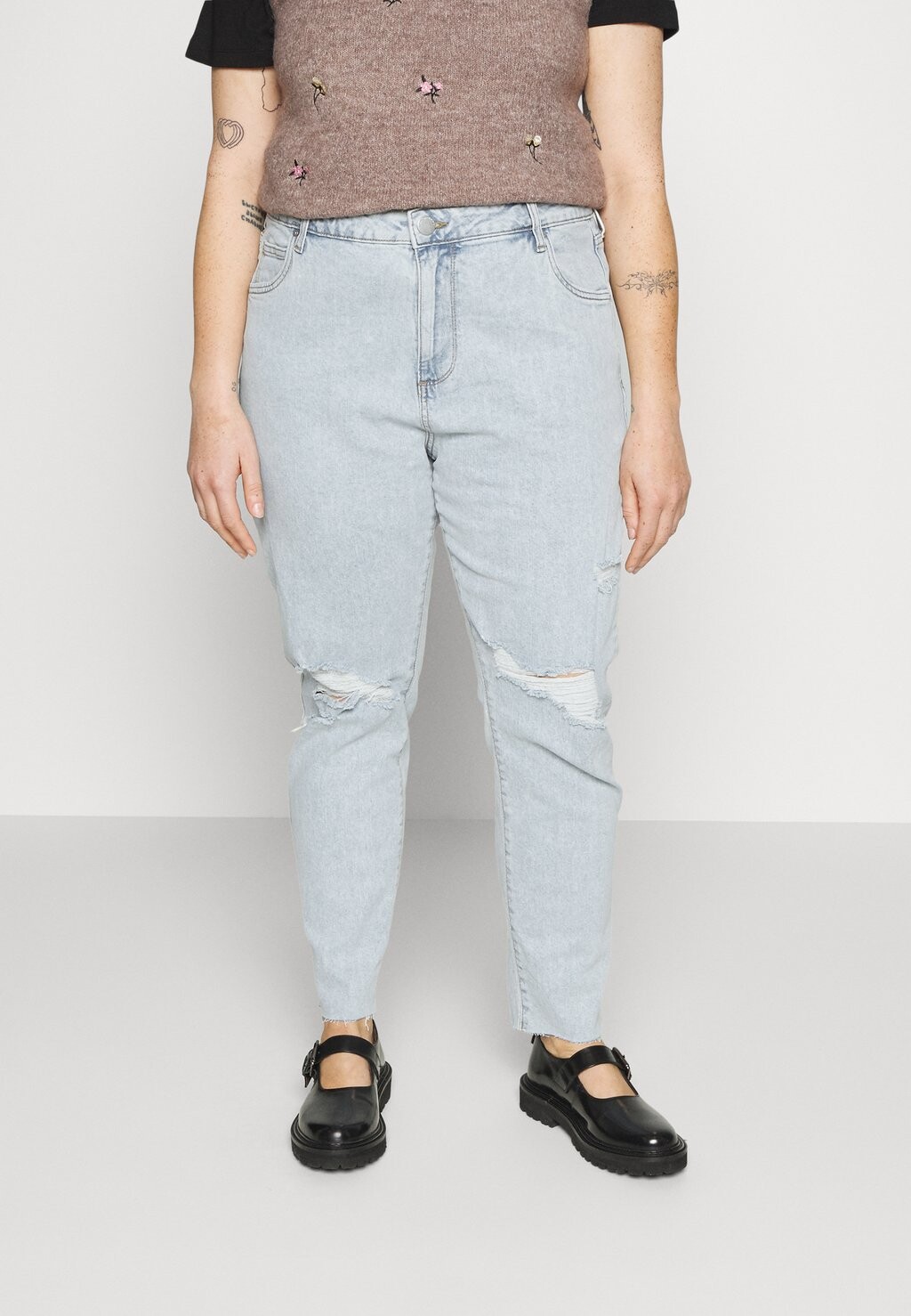 

Джинсы свободного кроя Cotton On