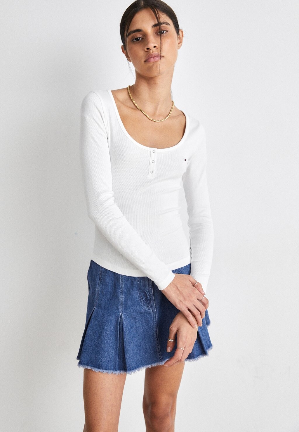

Футболка с длинным рукавом BUTTON NECK Tommy Jeans, белая, Белый