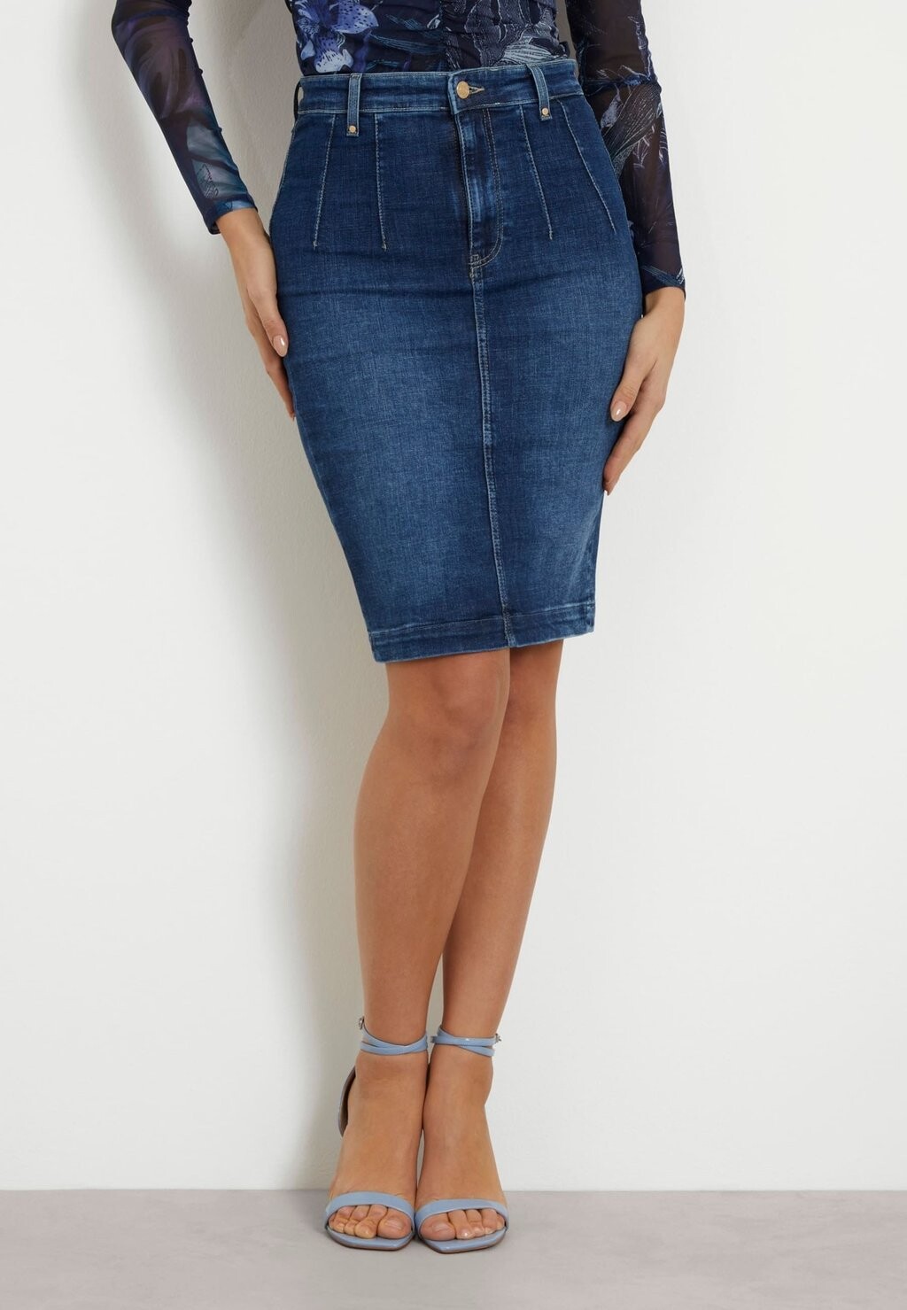 

Юбка-карандаш Guess, цвет bleu