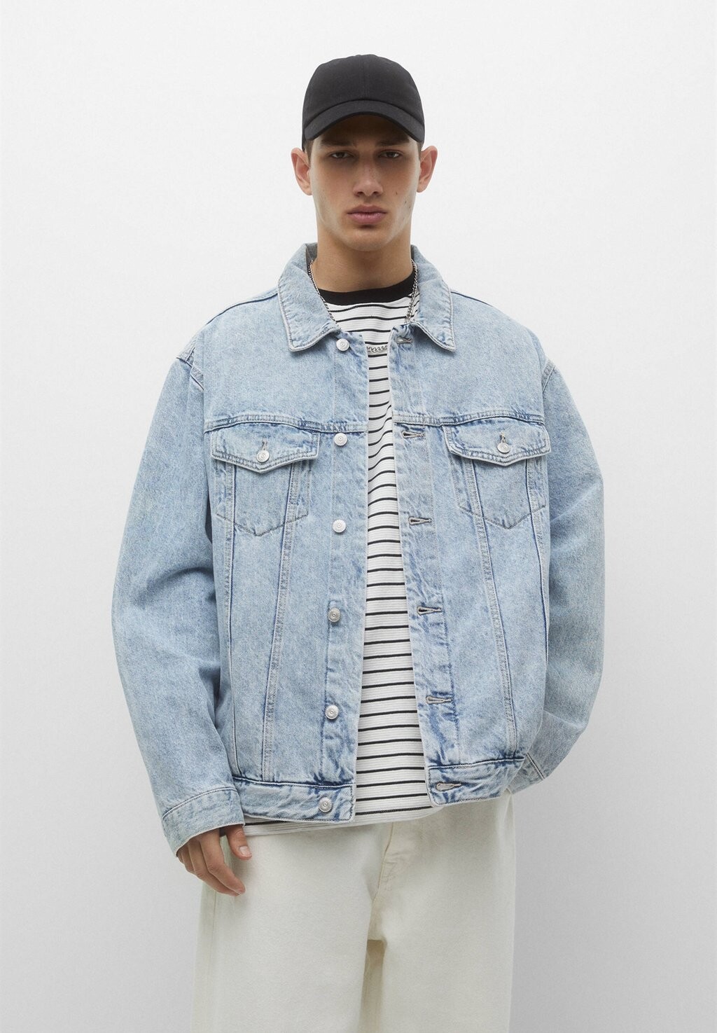 

Джинсовая куртка PULL&BEAR