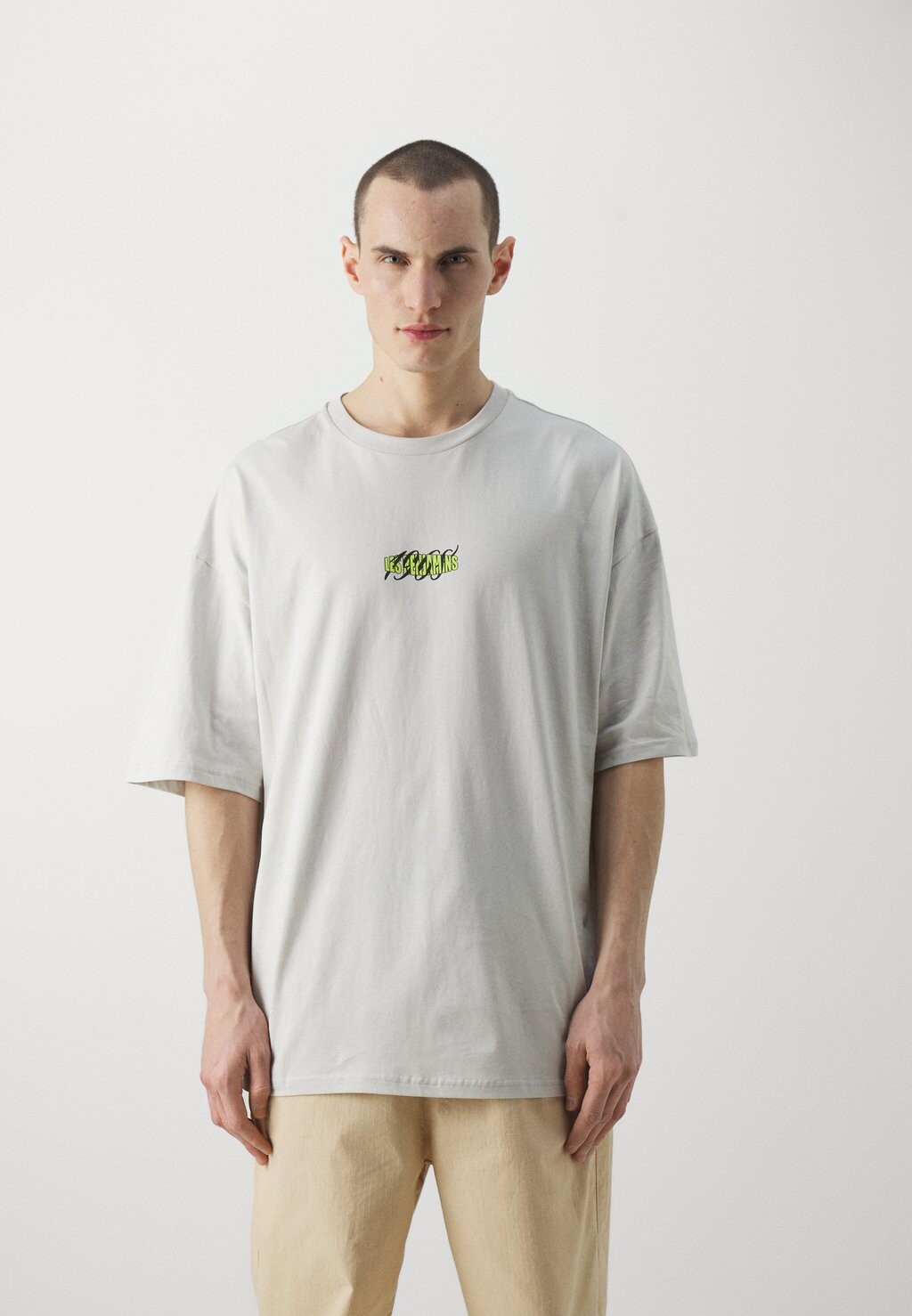 

Футболка с принтом SUPEROVERSIZED TEE UNISEX Les Benjamins, кремовый