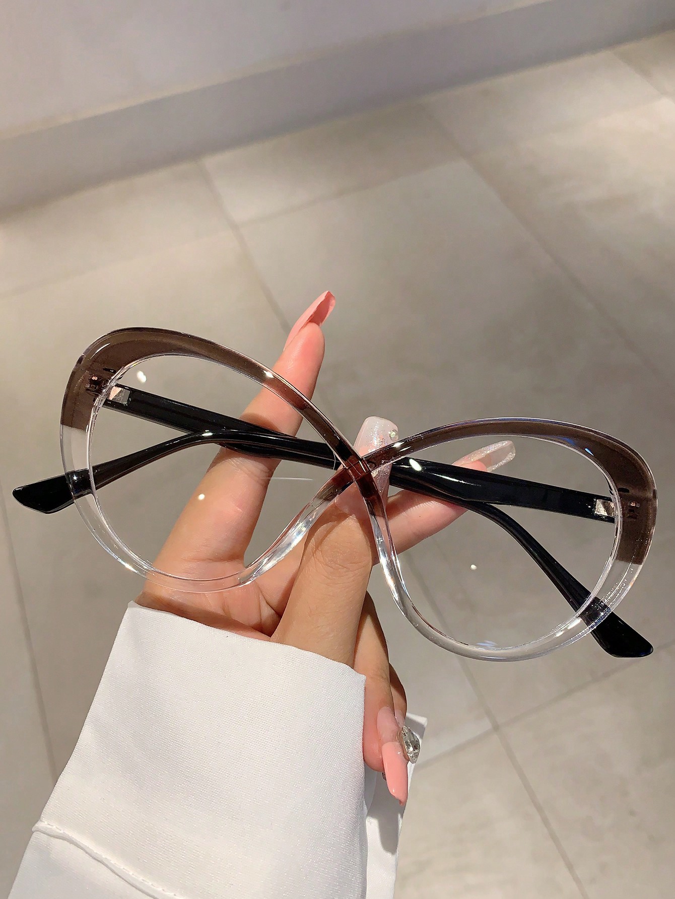 цена 1шт модные декоративные очки без рецепта с новым многоцветным дизайном плоских линз