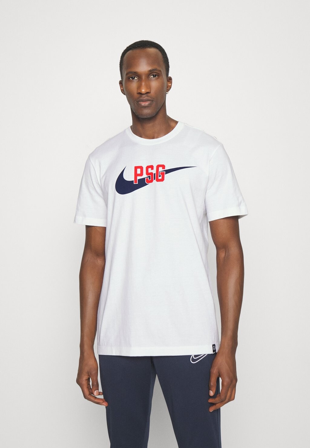 

Спортивная футболка Nike