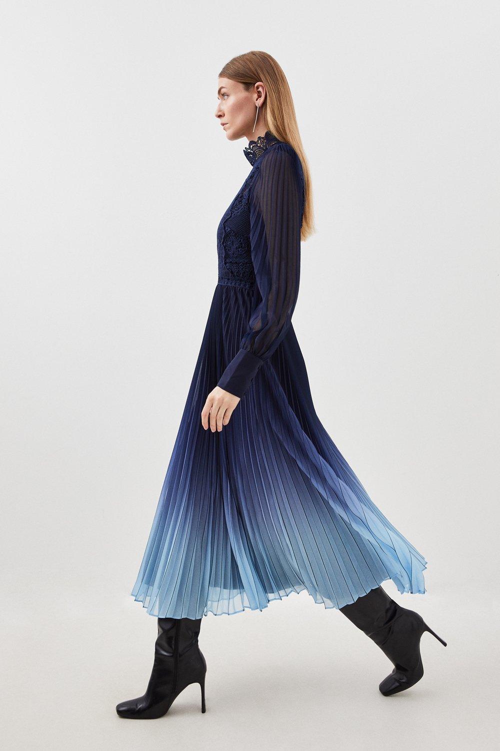 Кружевное платье макси с длинными рукавами и эффектом омбре из гипюра Karen Millen, синий