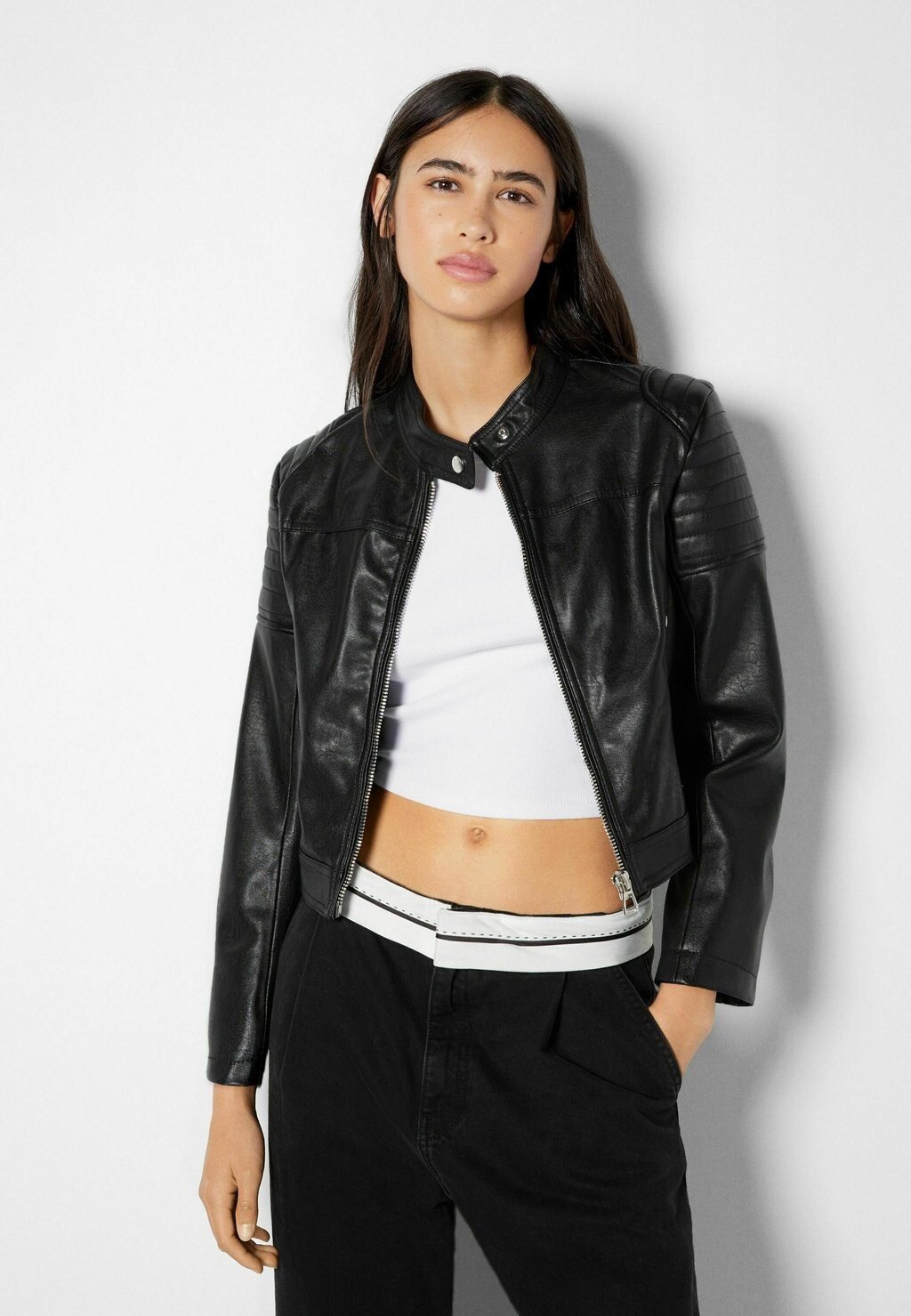 

Куртка из искусственной кожи Bershka, черный