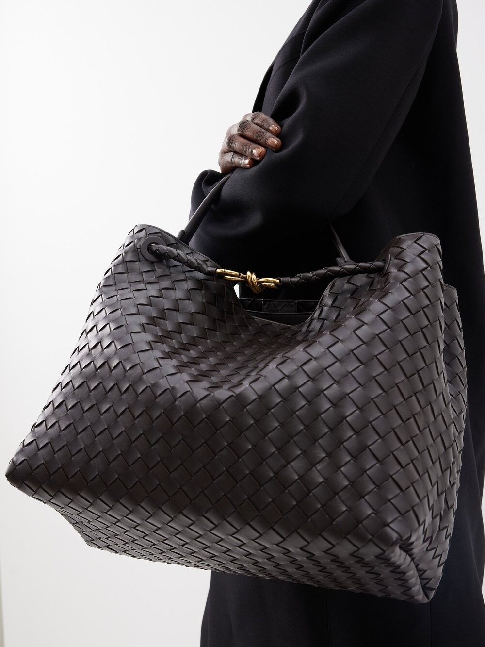 

Большая сумка andiamo из кожи intrecciato Bottega Veneta, коричневый