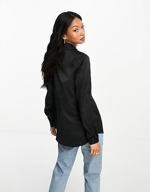 

Черная свободная атласная рубашка с длинными рукавами ASOS DESIGN