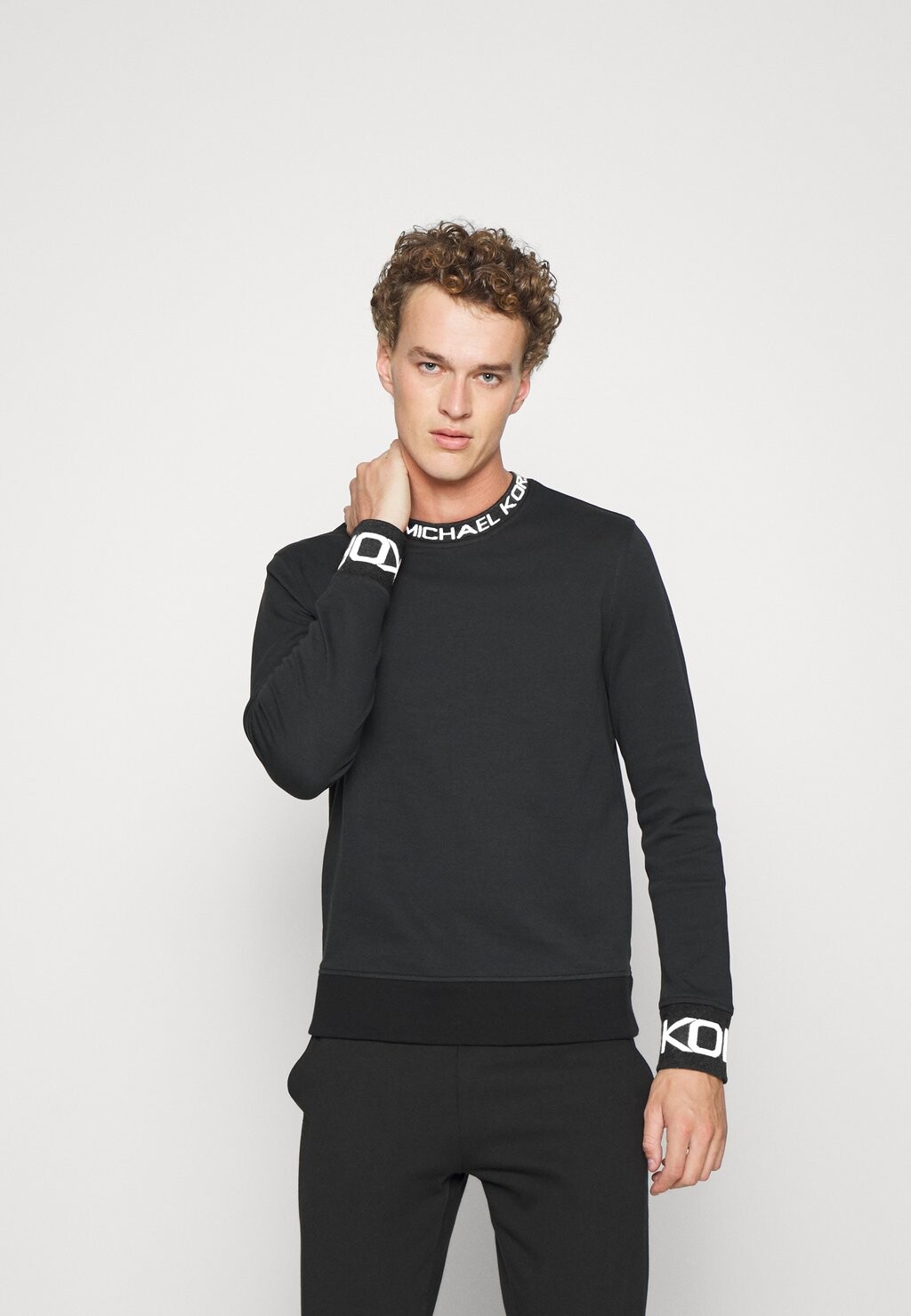 

Толстовка Michael Kors, черный